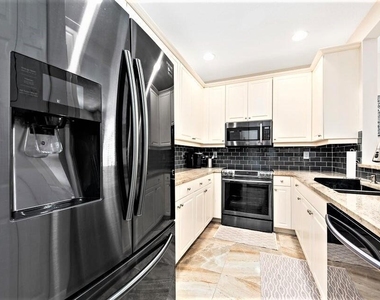 4321 Savannah Bay Place - Photo Thumbnail 5