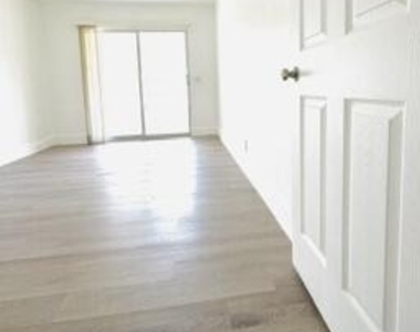 1043 Cornwall C - Photo Thumbnail 12