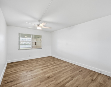 1043 Cornwall C - Photo Thumbnail 28
