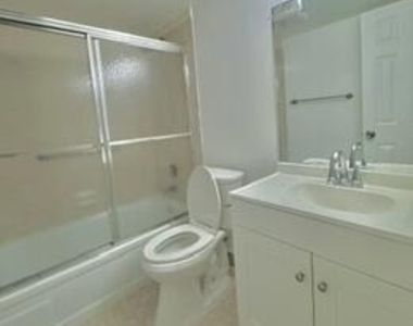 1043 Cornwall C - Photo Thumbnail 15