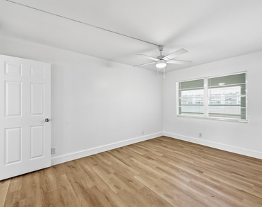 1043 Cornwall C - Photo Thumbnail 29