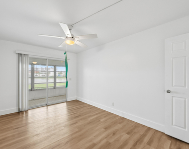 1043 Cornwall C - Photo Thumbnail 25