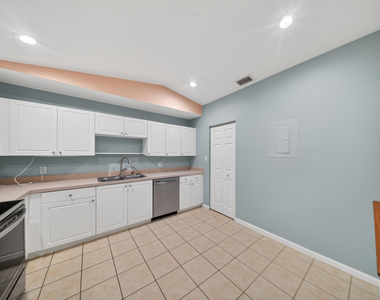 1567 Pheasant Walk - Photo Thumbnail 5