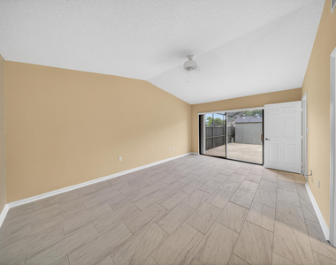 1567 Pheasant Walk - Photo Thumbnail 10