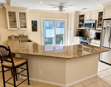 6845 Se Bunker Hill Drive - Photo Thumbnail 2