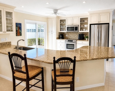 6845 Se Bunker Hill Drive - Photo Thumbnail 3