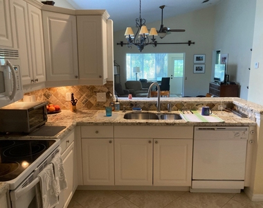 7916 Se Sugar Pines Way - Photo Thumbnail 5