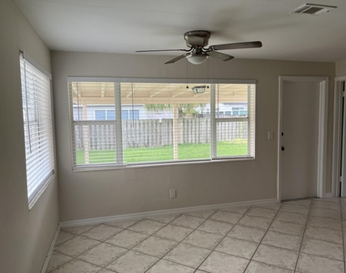 9432 Sw 52nd Court - Photo Thumbnail 10