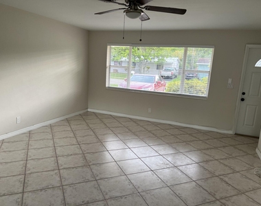 9432 Sw 52nd Court - Photo Thumbnail 7