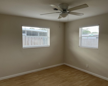 9432 Sw 52nd Court - Photo Thumbnail 19