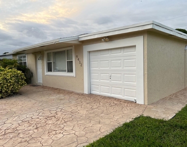 9432 Sw 52nd Court - Photo Thumbnail 4
