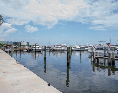 802 W Windward Way - Photo Thumbnail 46
