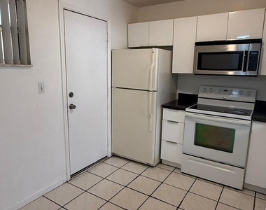 404 Nw 68th Avenue - Photo Thumbnail 1