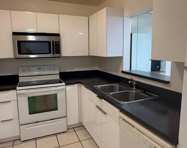 404 Nw 68th Avenue - Photo Thumbnail 2