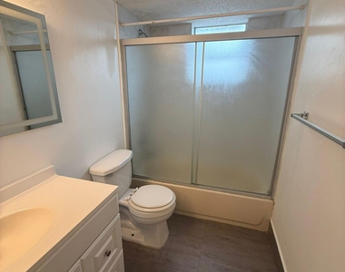 404 Nw 68th Avenue - Photo Thumbnail 23