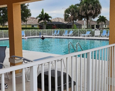 552 Sw Calamondin Way Way Sw - Photo Thumbnail 17