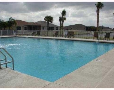 552 Sw Calamondin Way Way Sw - Photo Thumbnail 32