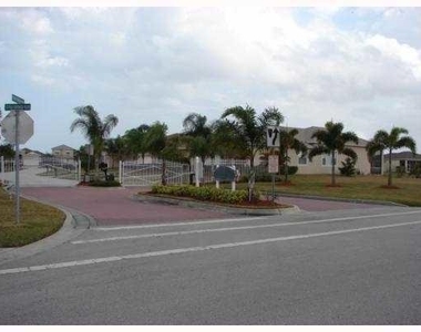 552 Sw Calamondin Way Way Sw - Photo Thumbnail 1