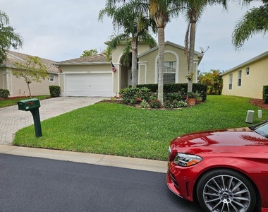 552 Sw Calamondin Way Way Sw - Photo Thumbnail 2