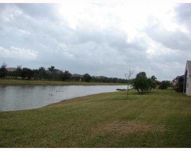 552 Sw Calamondin Way Way Sw - Photo Thumbnail 31