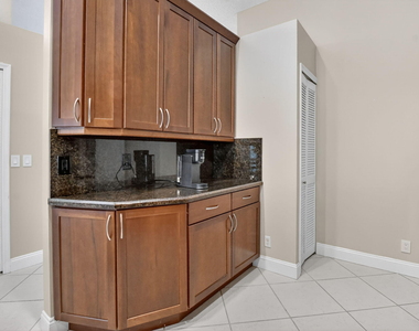 10065 Camelback Lane - Photo Thumbnail 17