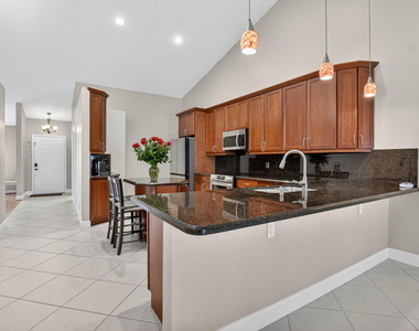 10065 Camelback Lane - Photo Thumbnail 14