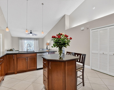 10065 Camelback Lane - Photo Thumbnail 18