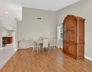 10065 Camelback Lane - Photo Thumbnail 8