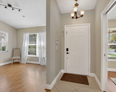 10065 Camelback Lane - Photo Thumbnail 6