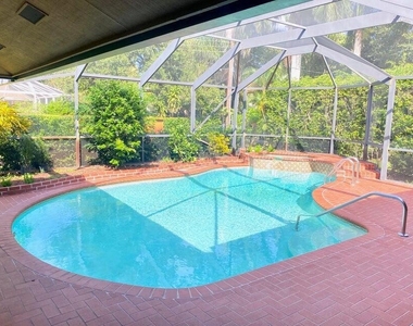 5585 Pennock Point Road - Photo Thumbnail 14