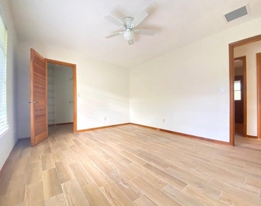 5585 Pennock Point Road - Photo Thumbnail 12