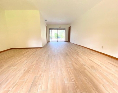 5585 Pennock Point Road - Photo Thumbnail 7