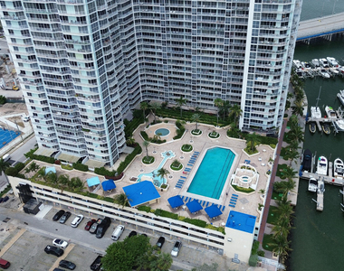 7601 E Treasure Drive - Photo Thumbnail 24