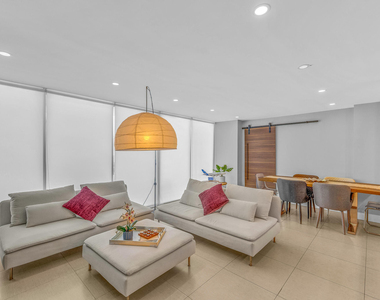 7601 E Treasure Drive - Photo Thumbnail 12