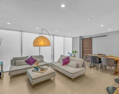 7601 E Treasure Drive - Photo Thumbnail 8