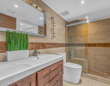 7601 E Treasure Drive - Photo Thumbnail 17