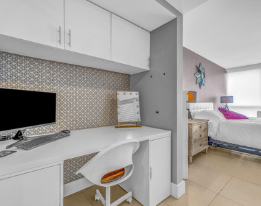 7601 E Treasure Drive - Photo Thumbnail 14