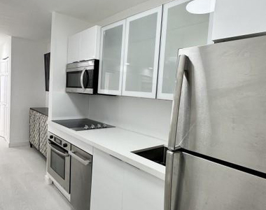 7904 West Drive - Photo Thumbnail 6