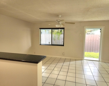 750 Sw 2 Street - Photo Thumbnail 2