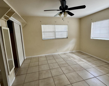2824 N Dixie Highway - Photo Thumbnail 7
