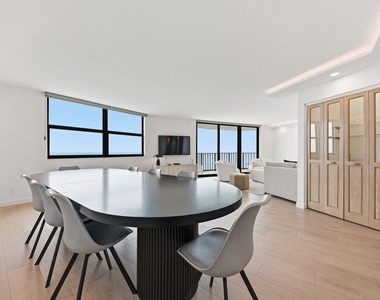5420 N Ocean Drive - Photo Thumbnail 7
