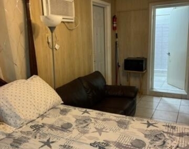 1731 Nw 187th Street - Photo Thumbnail 2