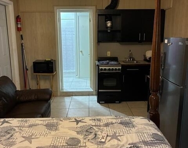 1731 Nw 187th Street - Photo Thumbnail 5