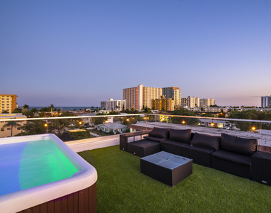 1002 N Riverside Drive - Photo Thumbnail 20
