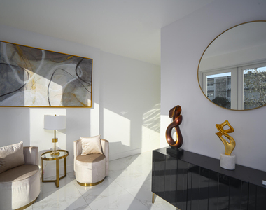 1002 N Riverside Drive - Photo Thumbnail 6