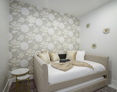 1002 N Riverside Drive - Photo Thumbnail 17