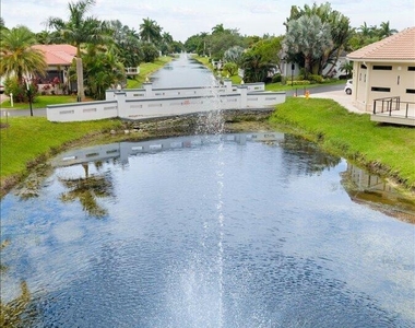 5540 S Lakewood Cir Circle S - Photo Thumbnail 46