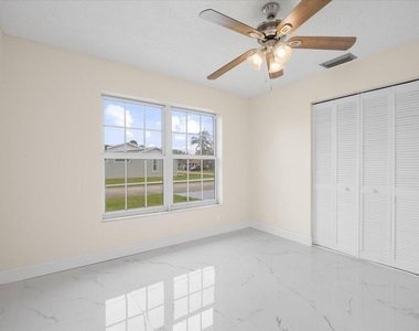 5540 S Lakewood Cir Circle S - Photo Thumbnail 15
