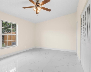 5540 S Lakewood Cir Circle S - Photo Thumbnail 21