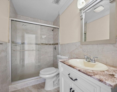 5540 S Lakewood Cir Circle S - Photo Thumbnail 26